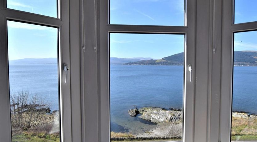 Photo of 2 Bed in Helensburgh