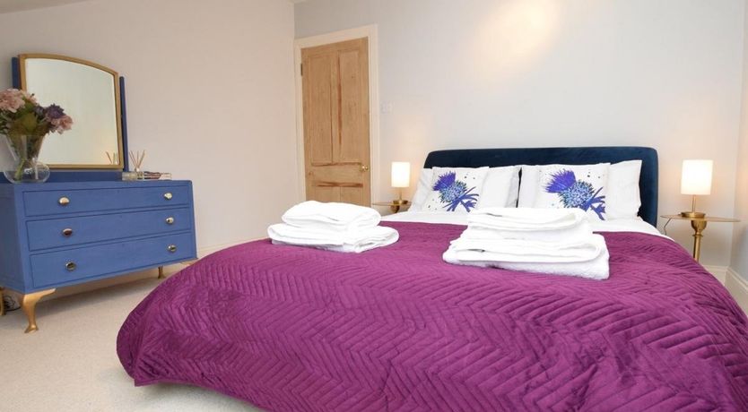 Photo of 2 Bed in Cove