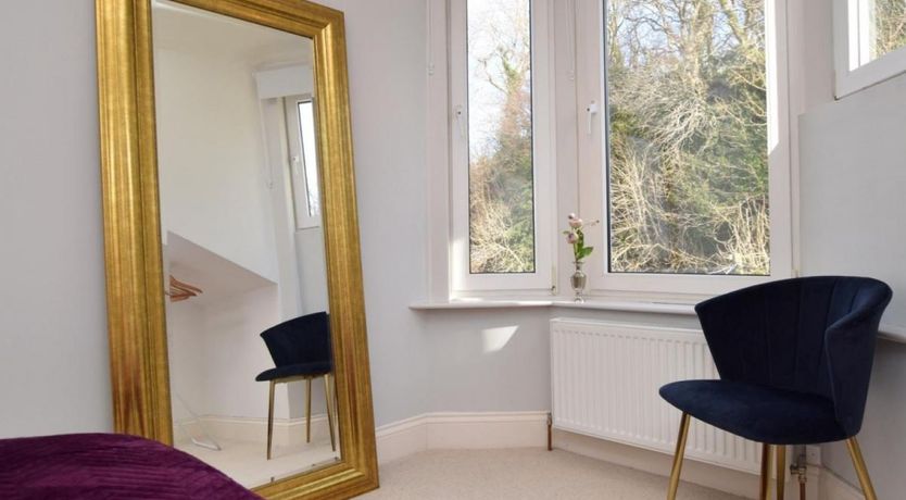 Photo of 2 Bed in Cove