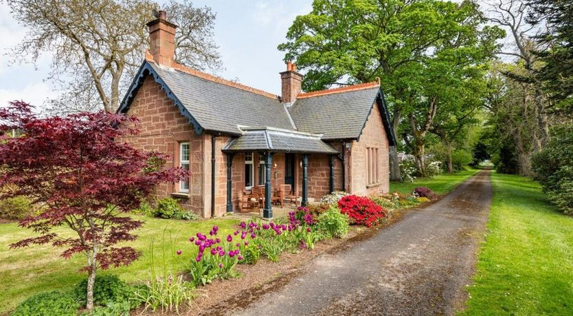 Photo of Log Cabin in Angus