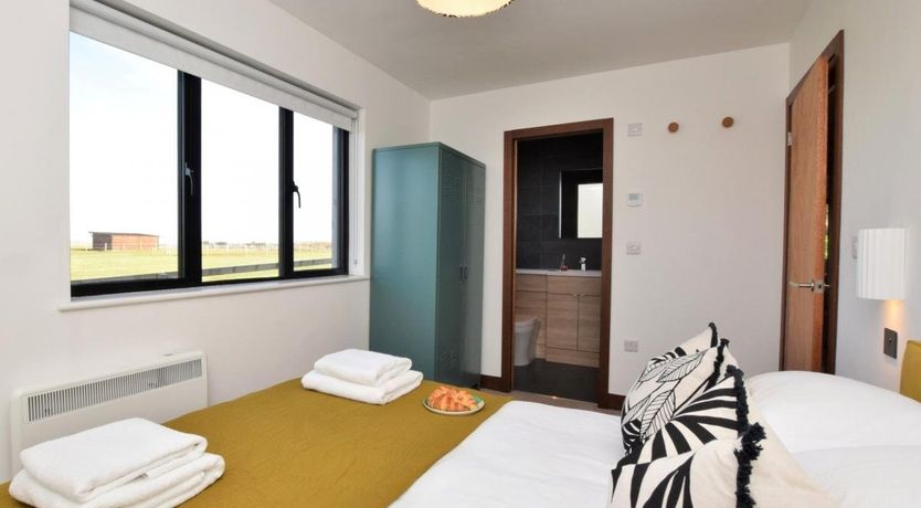 Photo of 2 Bed in Roud