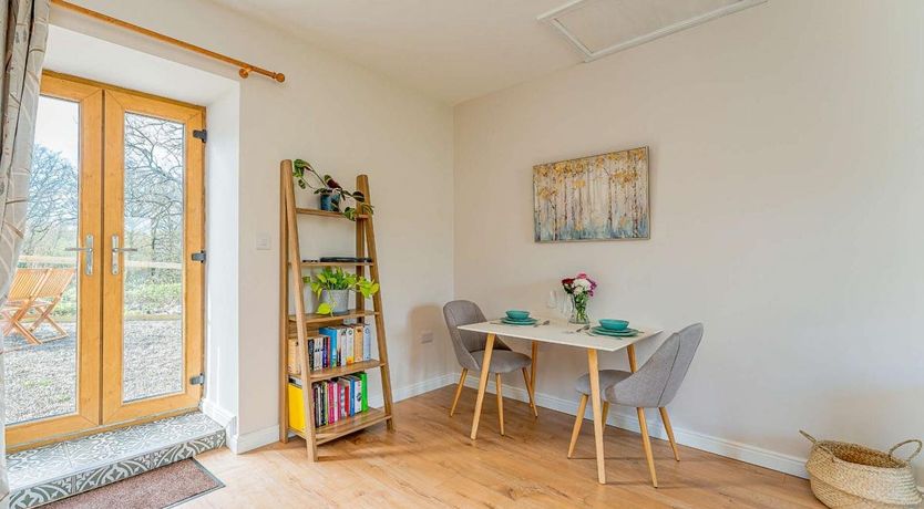 Photo of 1 Bed in Llanilar