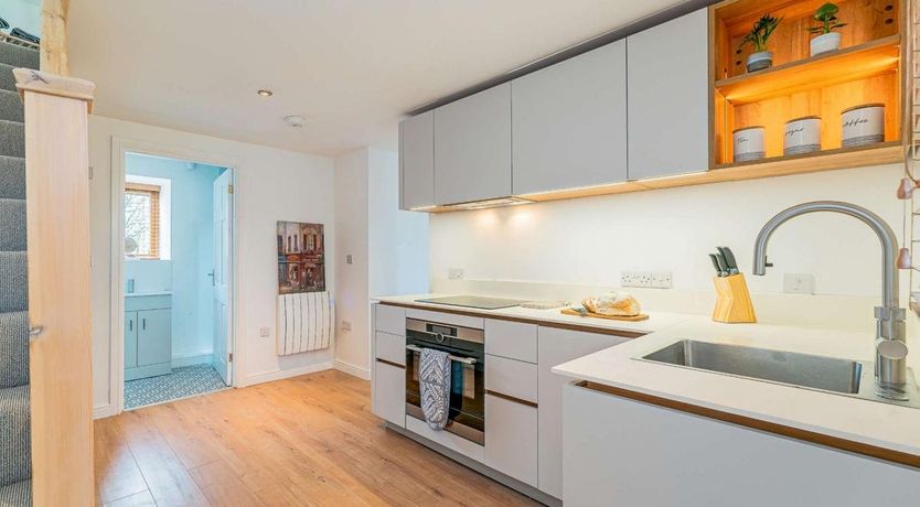 Photo of 1 Bed in Llanilar