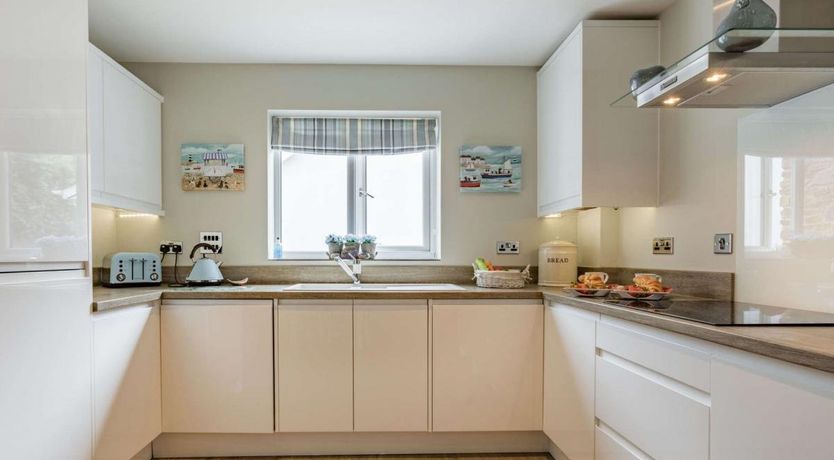 Photo of 2 Bed in Westward Ho