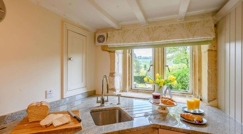 Photo of 2 Bed in Blockley