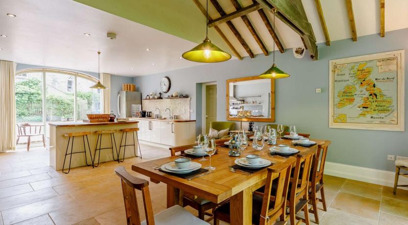 Photo of 6 Bed in Eachwick