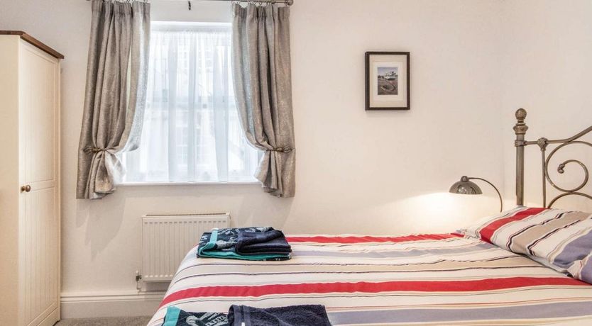 Photo of 2 Bed in Tenby