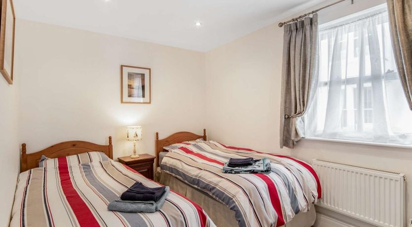 Photo of 2 Bed in Tenby