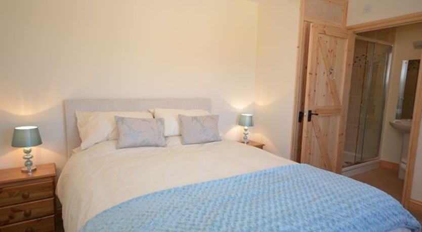 Photo of 3 Bed in Chickerell