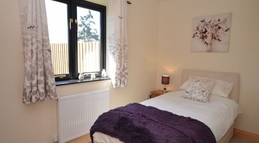 Photo of 3 Bed in Chickerell