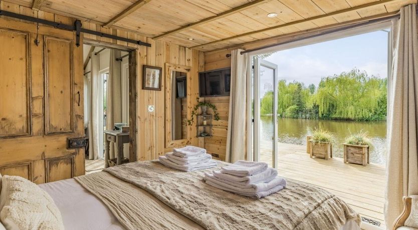 Photo of 1 Bed in Ashford Bowdler