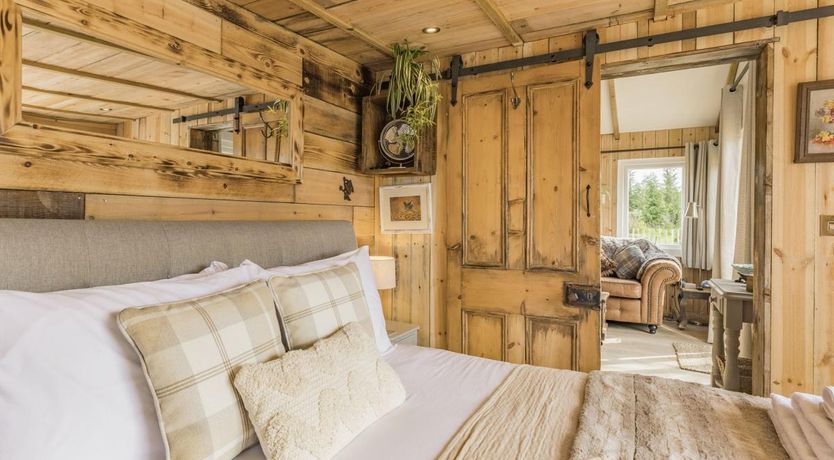 Photo of 1 Bed in Ashford Bowdler