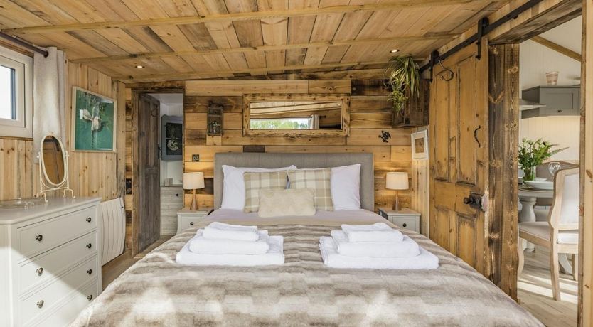 Photo of 1 Bed in Ashford Bowdler