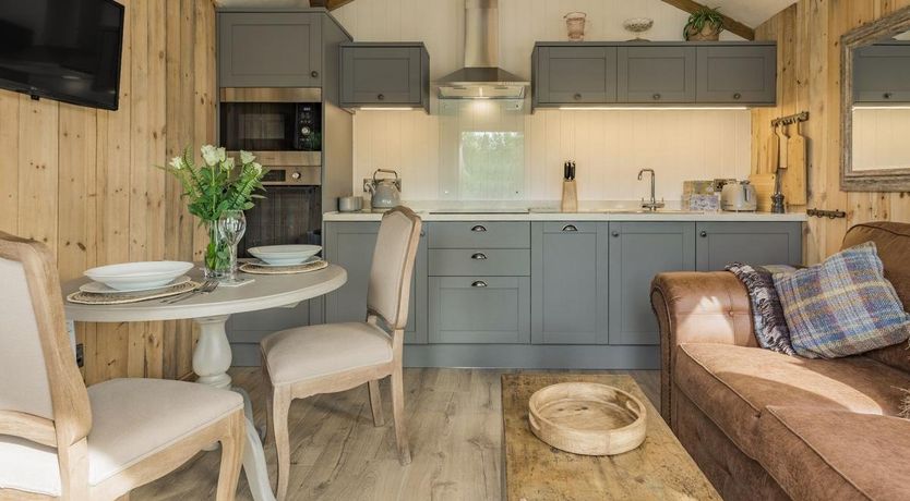 Photo of 1 Bed in Ashford Bowdler