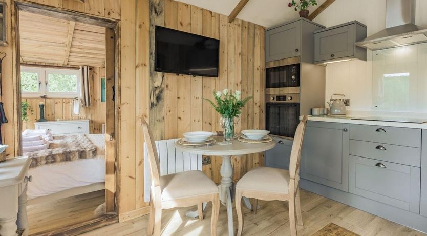 Photo of 1 Bed in Ashford Bowdler