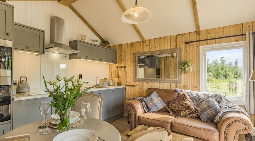 Photo of 1 Bed in Ashford Bowdler