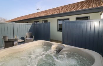 Chalet 5 Holiday Cottage