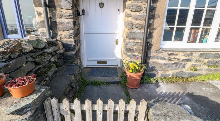 Photo of 2 Bwth Mawr