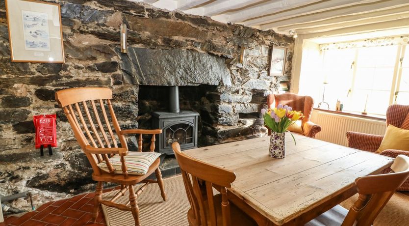 Photo of 2 Bwth Mawr