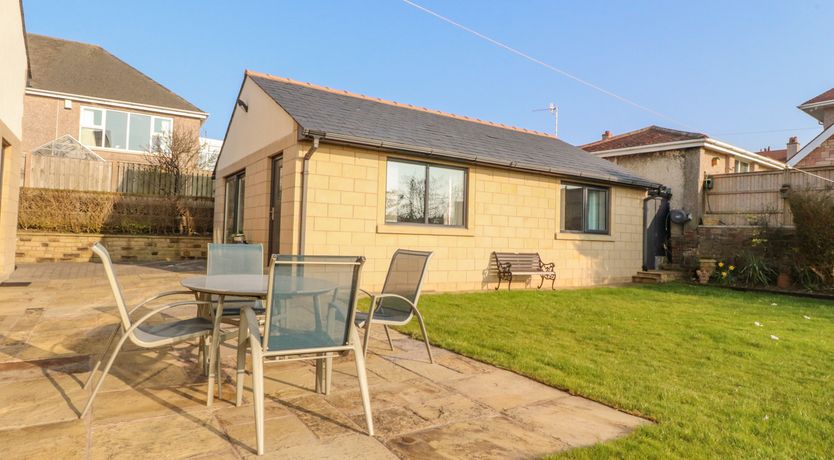 Photo of 2 Bedroom Annexe