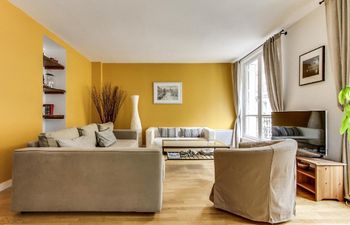 Jaune Miel Apartment