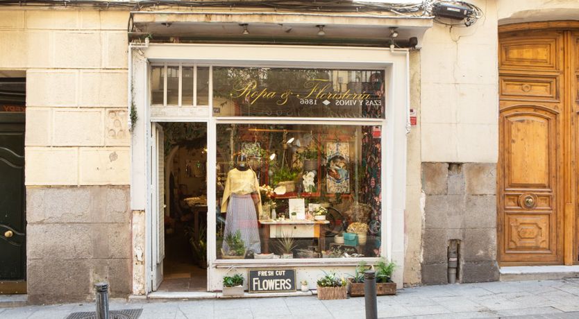 Photo of Yellow Brushwork