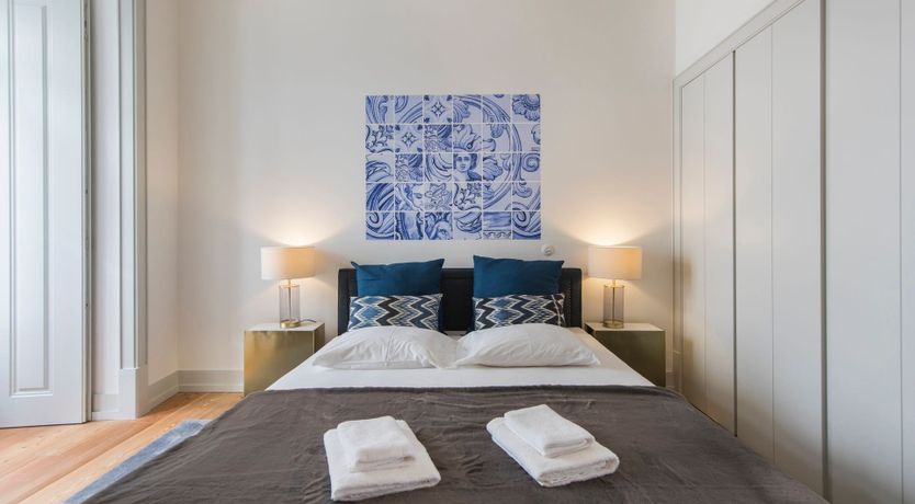 Photo of Yellow Like The Rising Sun