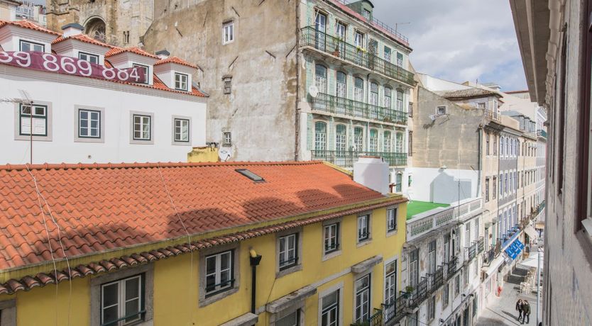 Photo of Yellow Like The Rising Sun