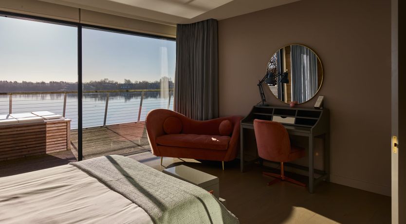 Photo of The Glass Lakehouse