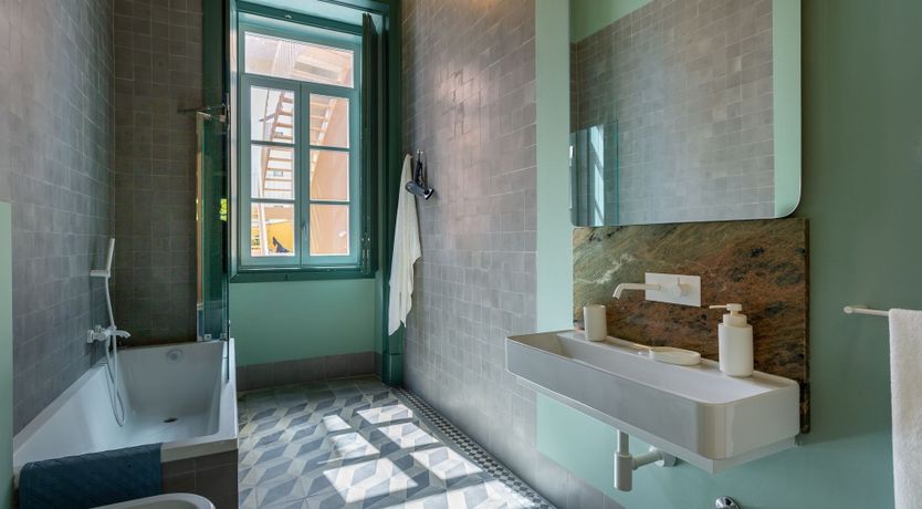 Photo of Pombaline Red