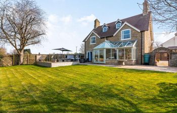 5 Bed in Bicester Holiday Cottage