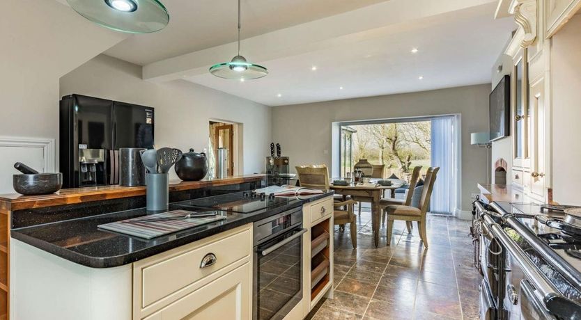 Photo of 5 Bed in Little Chesterton