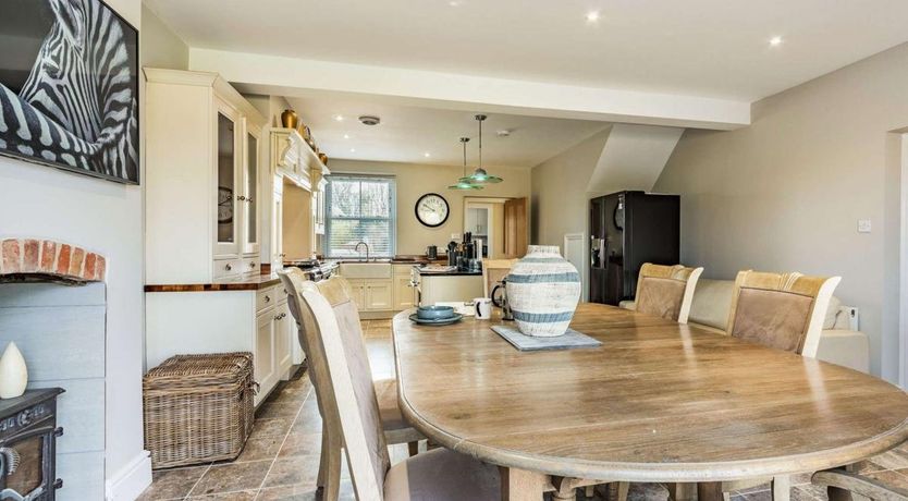 Photo of 5 Bed in Little Chesterton