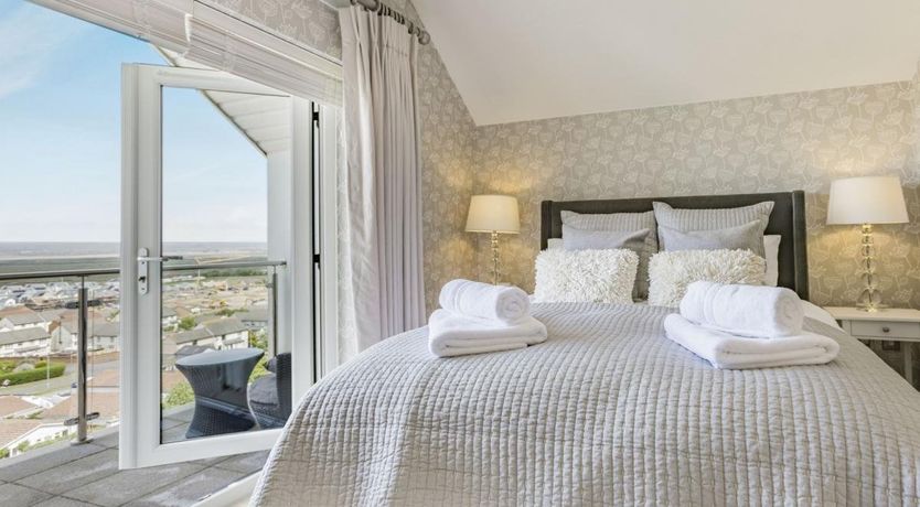 Photo of 4 Bed in Westward Ho