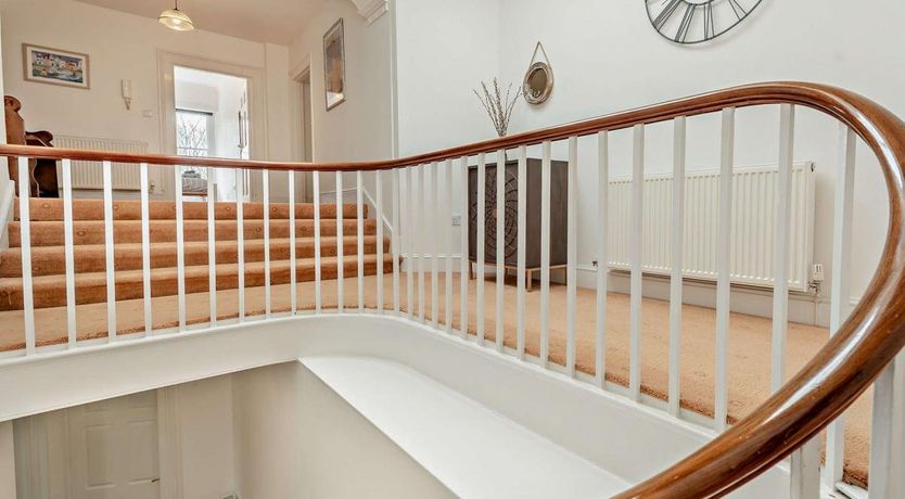 Photo of 3 Bed in Tenby