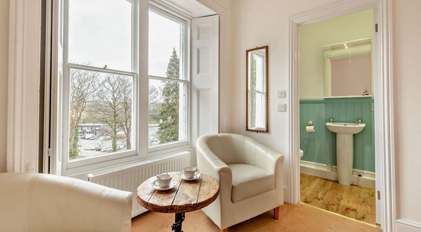 Photo of 3 Bed in Tenby