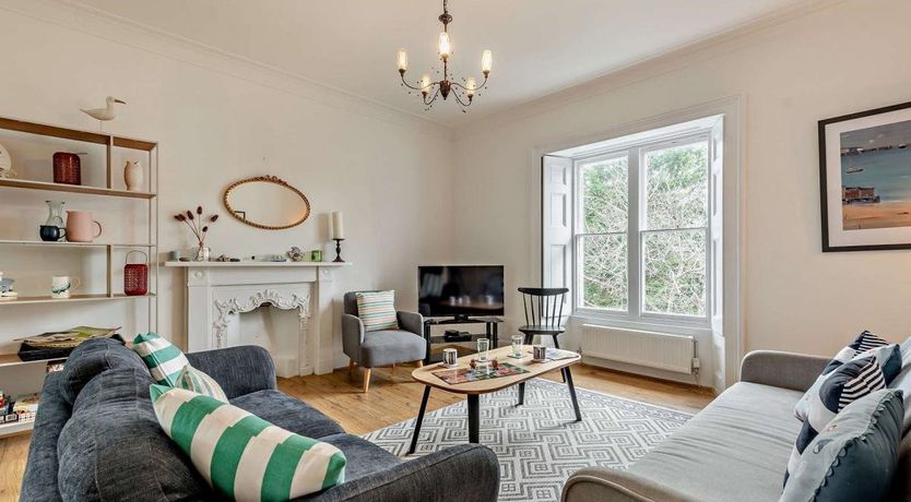 Photo of 3 Bed in Tenby