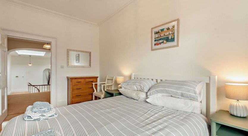 Photo of 3 Bed in Tenby