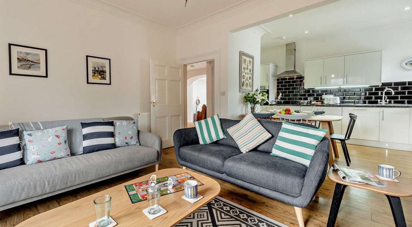 Photo of 3 Bed in Tenby