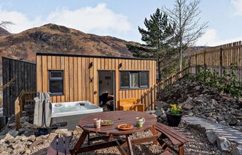 Log Cabin in The Highlands Holiday Cottage