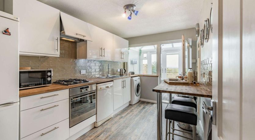 Photo of 2 Bed in Tenby
