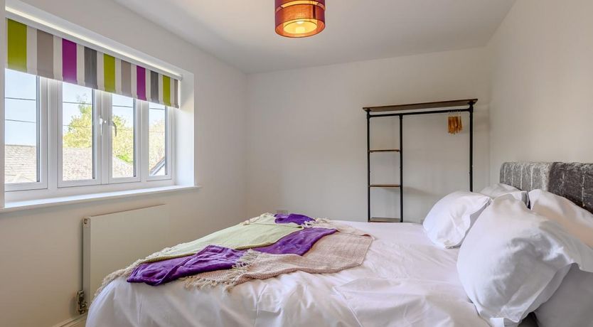 Photo of 3 Bed in Withycombe