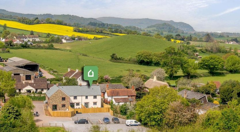 Photo of 3 Bed in Withycombe