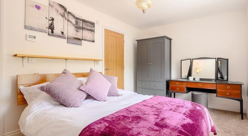 Photo of 3 Bed in Withycombe