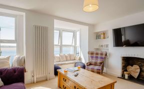 Photo of 4 Bed in Aberdovey