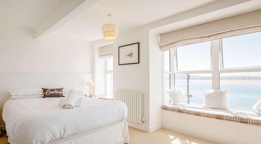 Photo of 4 Bed in Aberdovey