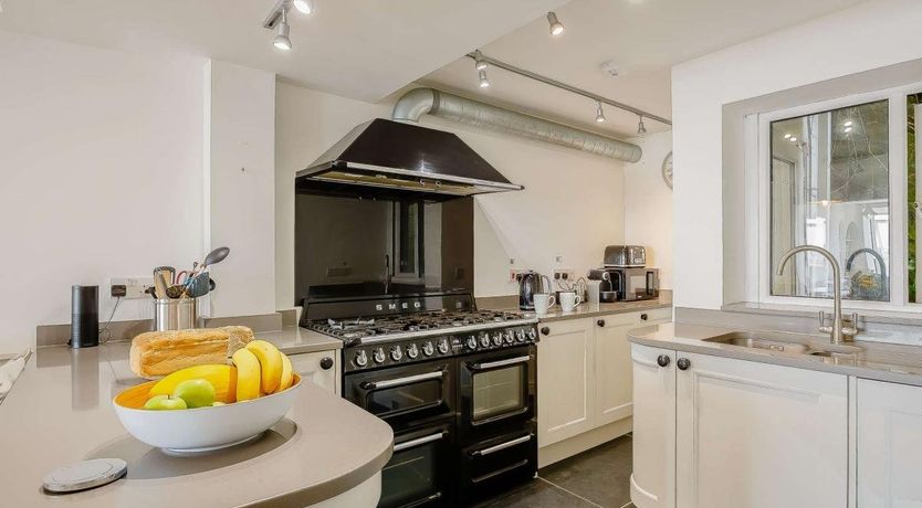 Photo of 4 Bed in Aberdovey