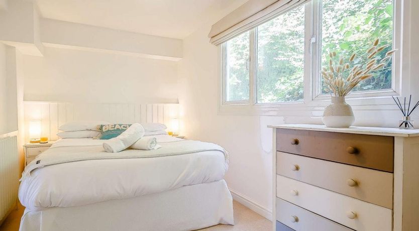 Photo of 4 Bed in Aberdovey