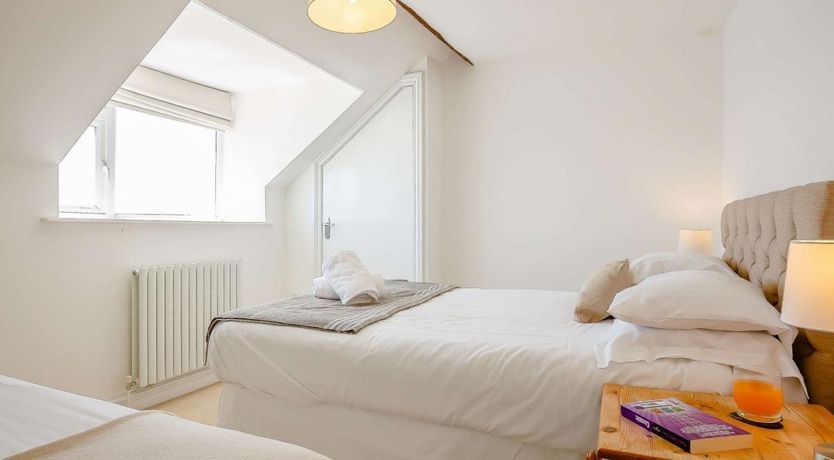 Photo of 4 Bed in Aberdovey