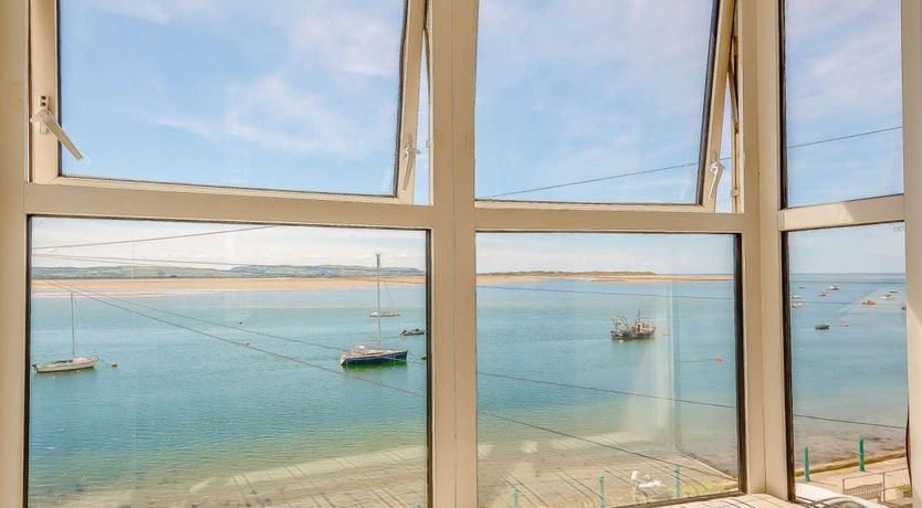 Photo of 4 Bed in Aberdovey